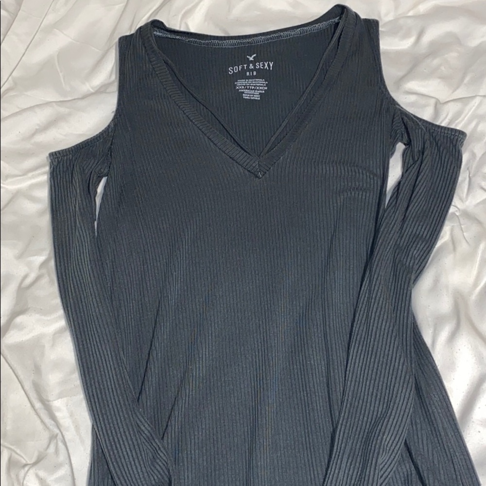 AE ribbed cold shoulder long sleeve